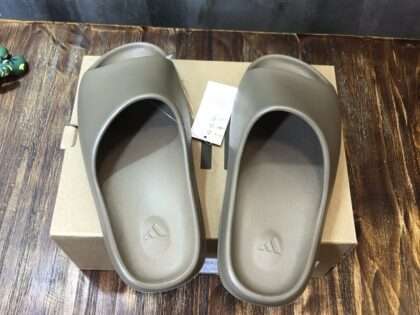Replica Adidas Yeezy Slipper For Men #ADYZS00065