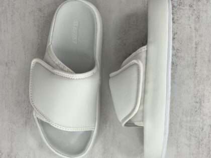 Replica Adidas Yeezy Slippers For Men #ADYZSL0001