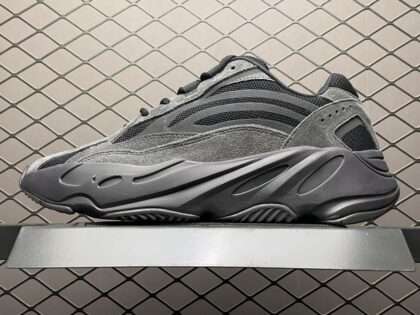 Replica Adidas Yeezy Boost 700 V2 " Vanta " #YZ700-10