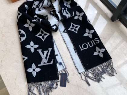Replica Louis Vuttion Essential Scarves Black #SYS006