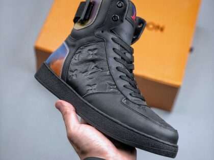 Replica Louis Vuitton Rivoli Monogram Sneakers Black#LV078