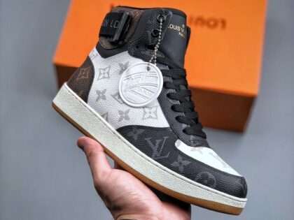 Replica Louis Vuitton Rivoli Monogram Sneakers Black White#LV076