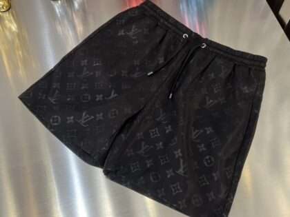 Replica 2023 New LV Shorts Beach Pants For Men #AKS003