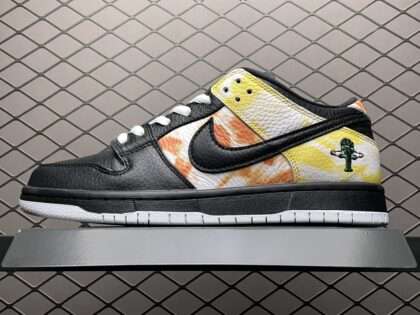 Replica Nike SB Dunk Low Pro QS "Roswell Raygun"