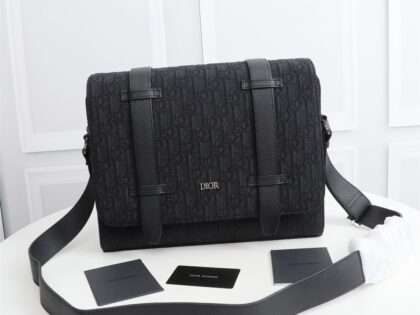 Replica Dior Oblique Bag 1ESME122