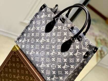 Replica Louis Vuitton 23New Cruise OnTheGo Monogram Eclipse Bag M46448