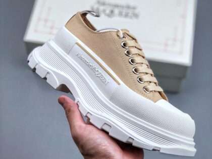Replica Alexander McQueen Tread Slick Low Lace Up Sneakers