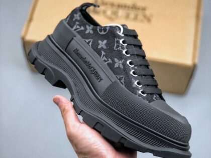 Replica Alexander McQueen Tread Slick Low Lace Up Sneakers