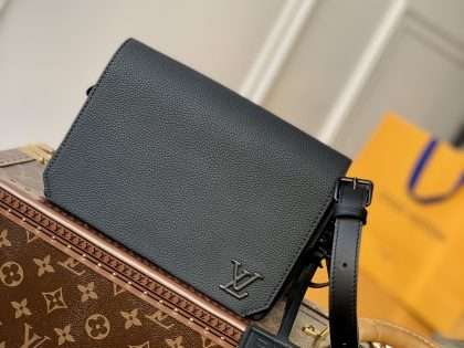 Replica LV Aerogram Fastline Wearable Wallet Men's Bags M82085