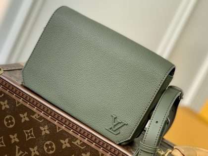Replica LV Aerogram Fastline Wearable Wallet Men's Bags M82086