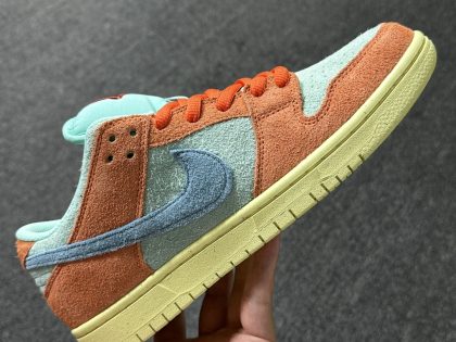 Replica Nike SB Dunk Low "Orange/Noise Aqua"