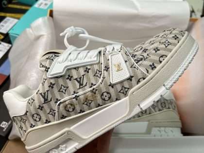 Replica Louis Vuitton 23New Monogram Sneakers Plain Toe Casual Style Unisex Beige