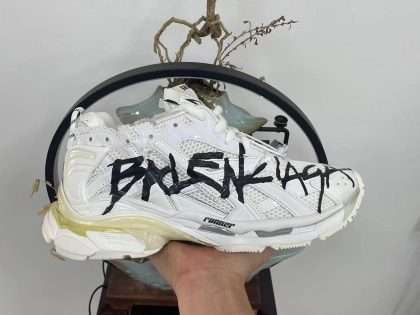 Replica Balenciaga Runner 7.0 Graffiti Sneakers