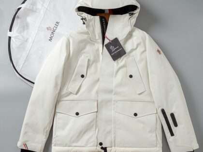 Replica Moncler 2023FW Latest Down Jackets in Black and White
