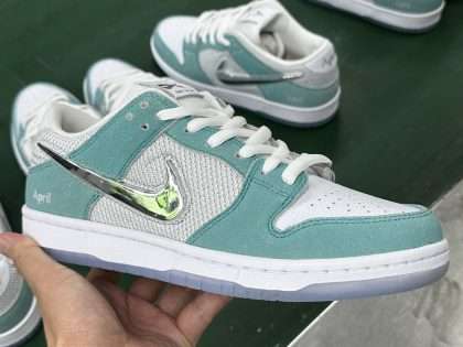 Replica Nike SB Dunk Low April Skateboards FD2562-400
