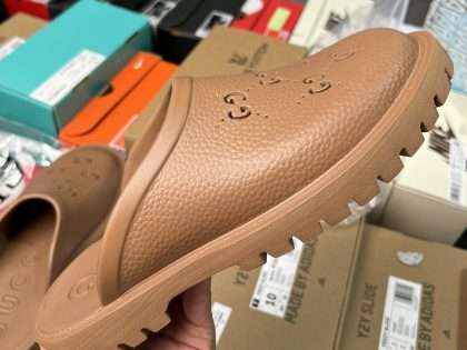 Replica GUCCI Logo-Perforated Rubber Clogs SLIP-ON SANDAL Replica