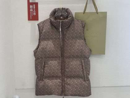 Replica Burberry FW Monogram Print Zipped Gilet Down Vest for Unisex Khaki