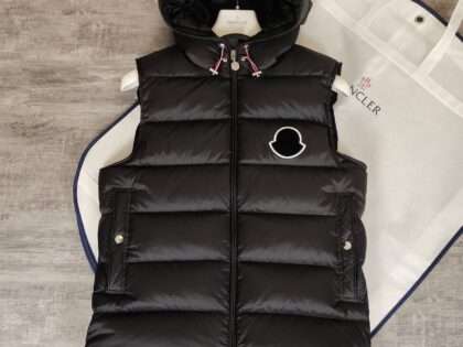 Replica Moncler Vanoise Hooded Gilet Down Vest in Black