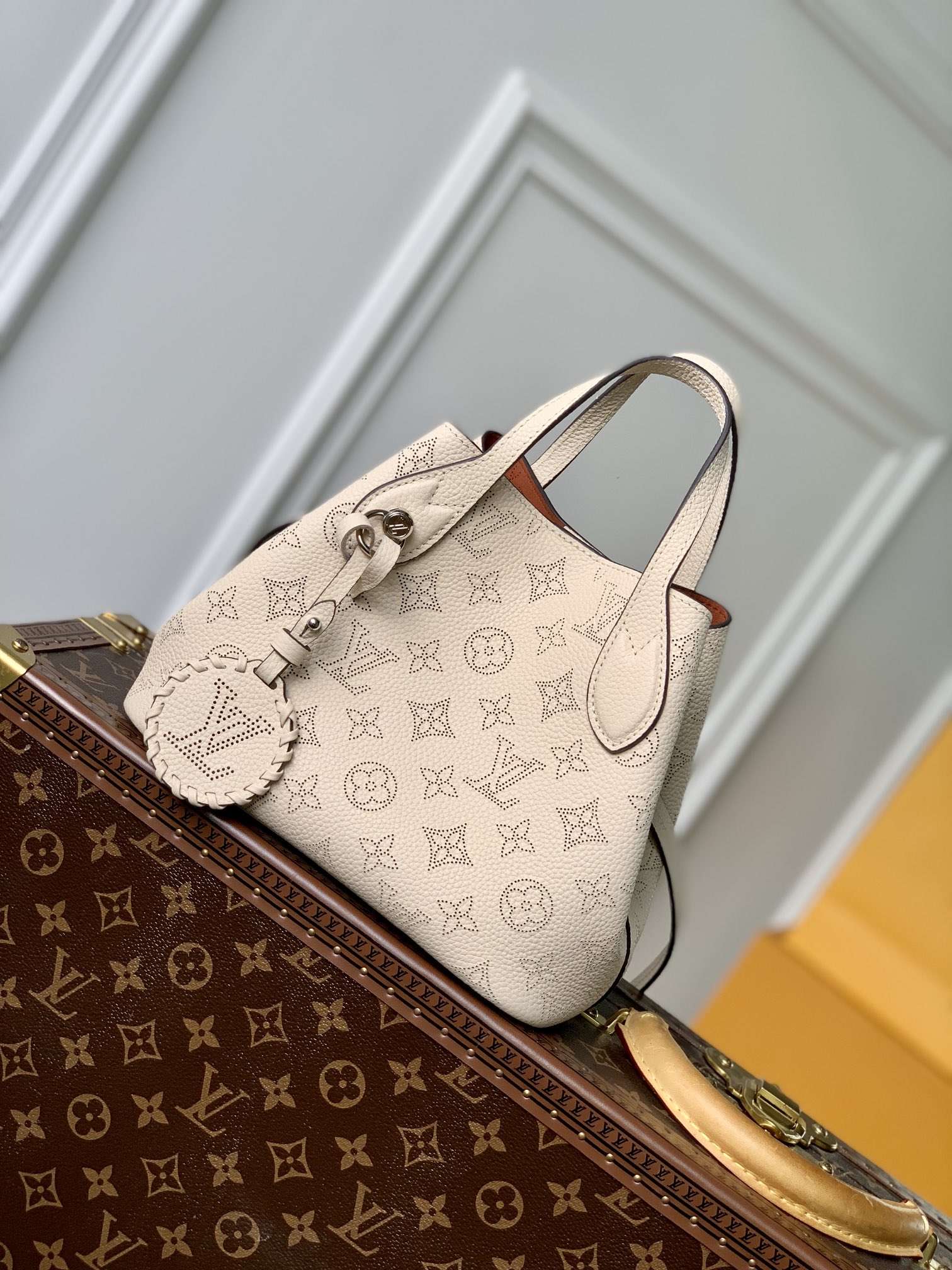 Replica Louis Vuitton Blossom PM Bag In Galet Mahina Leather M21849