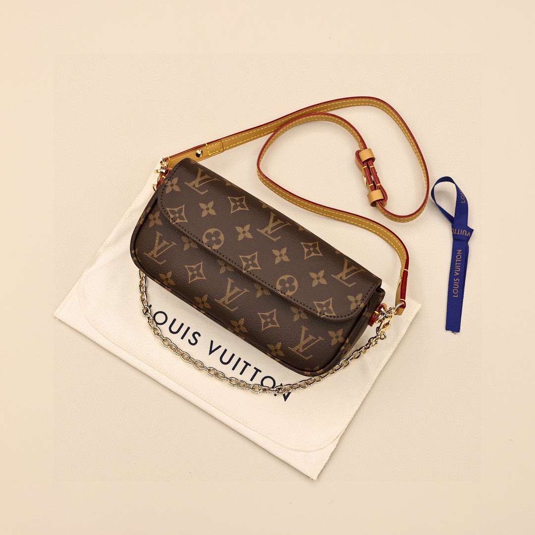 Louis Vuitton Ivy Monogram Wallet on Chain