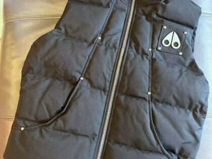 FashionReps Moose Knuckles New Zipped Gilet Down Vest Black and White